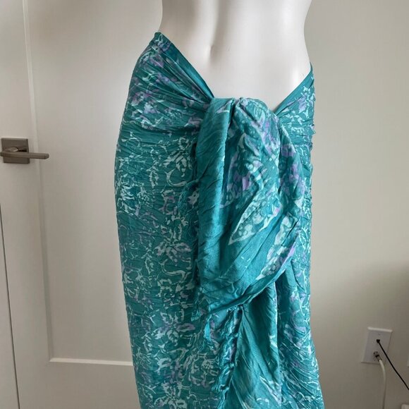 Fringed Tie Dye Wrap/Cover Up/Scarf Green White Purple OS No Brand Fabric Tags - Picture 3 of 5